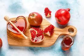 Rosh hashanah apples and honey