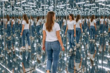 enless mirror reflections